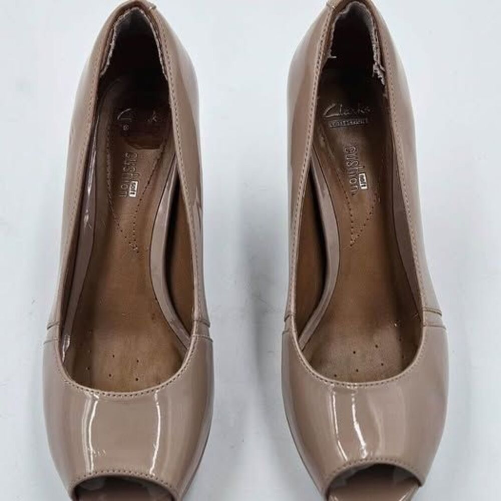 Shoes women’s Clarks US 8.5
